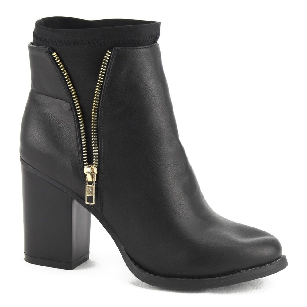 Nature Breeze Black Ankle Booties - 6